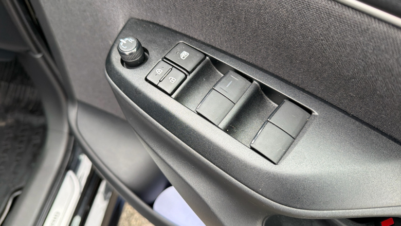 Toyota Yaris 1.5 Hybrid Design 5dr CVT Hybrid Hatchback